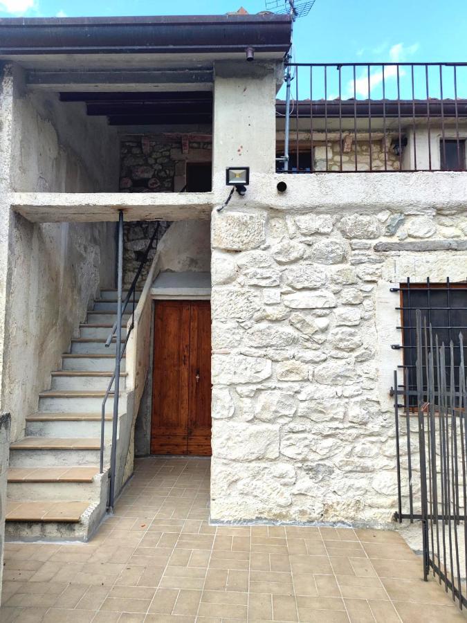 Ai Limiti • 67 • Stonehouse Guest House Palombaro Exterior photo