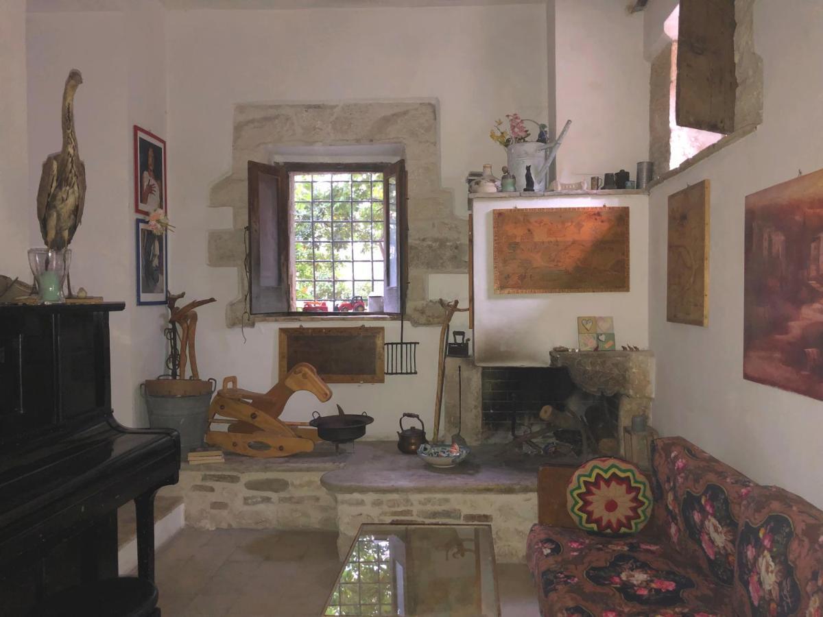 Ai Limiti • 67 • Stonehouse Guest House Palombaro Exterior photo